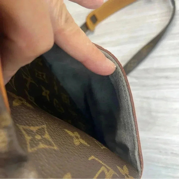 Louis Vuitton Danube PM Vintage LV Monogram Crossbody Purse - Picture 17 of 17